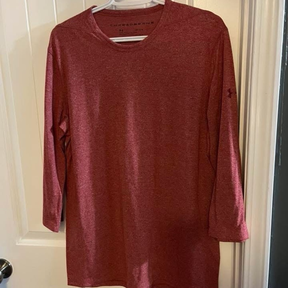 Under Armour Heathered Red Crew Neck Top